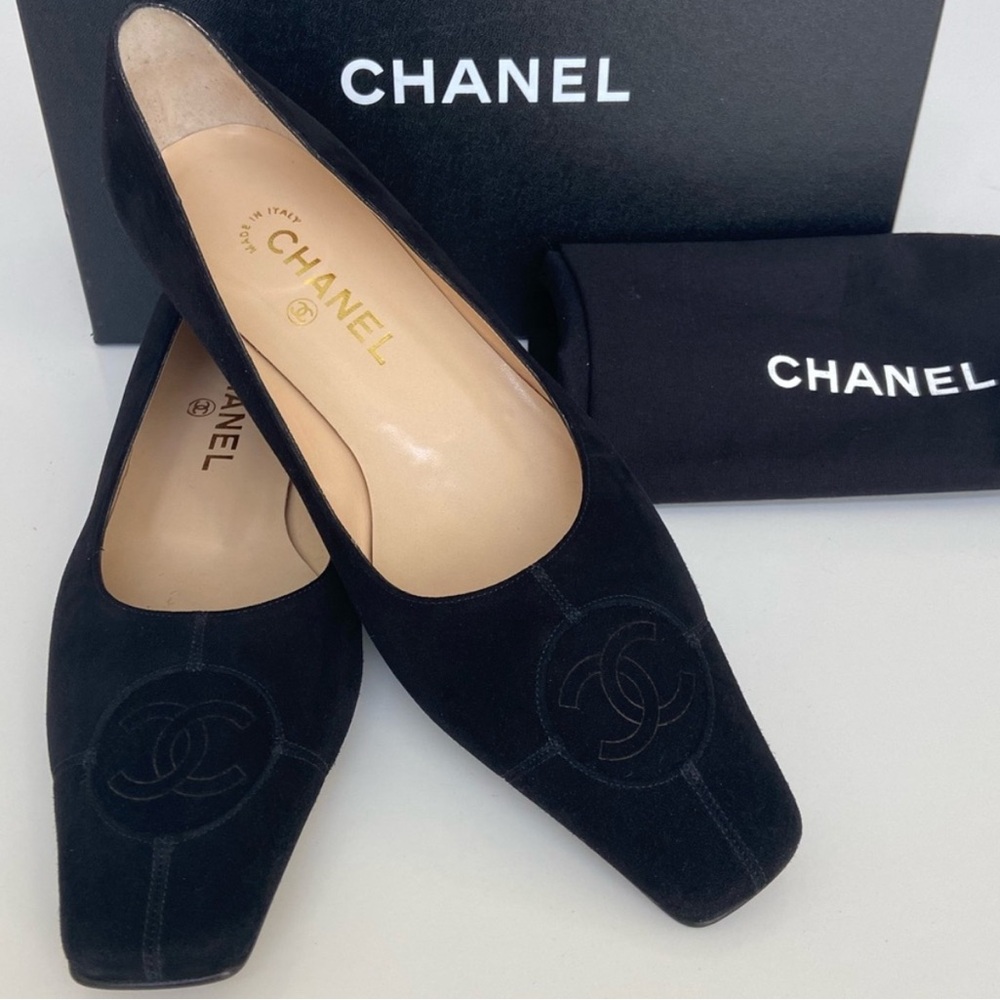 CHANEL Classic Black Suede Flats - Picture 1 of 6